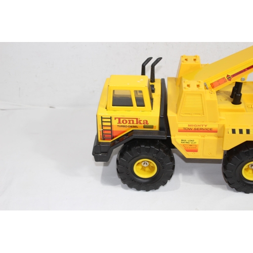 602 - TONKA TOW TRUCK
40 X 35CM