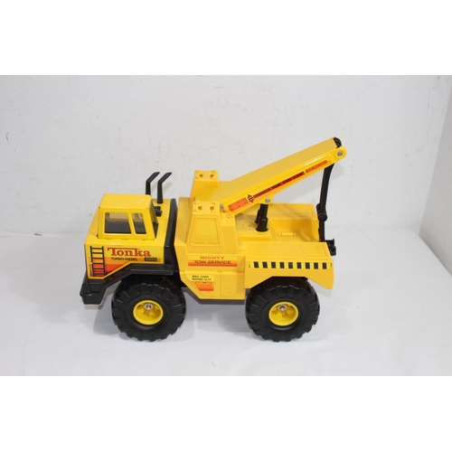 602 - TONKA TOW TRUCK
40 X 35CM