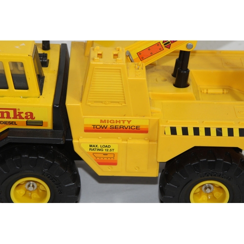 602 - TONKA TOW TRUCK
40 X 35CM