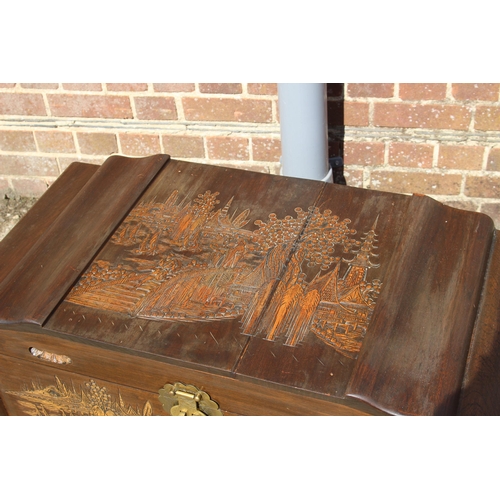 2 - VINTAGE ORIENTAL CAMPHOR WOOD CHEST
89 x 49 x 53cm