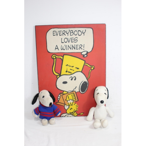 607 - VINTAGE SNOOPY PICTURE ANS CUDDLY SNOOPY BEARS
67 X 48CM