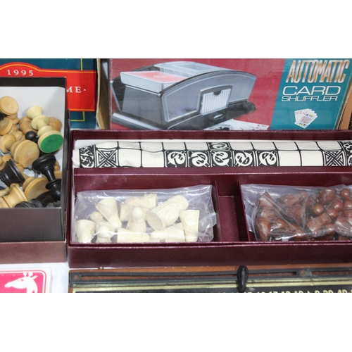 606 - QUANTITY OF CHESS, CARD AND VINTAGE GAMES