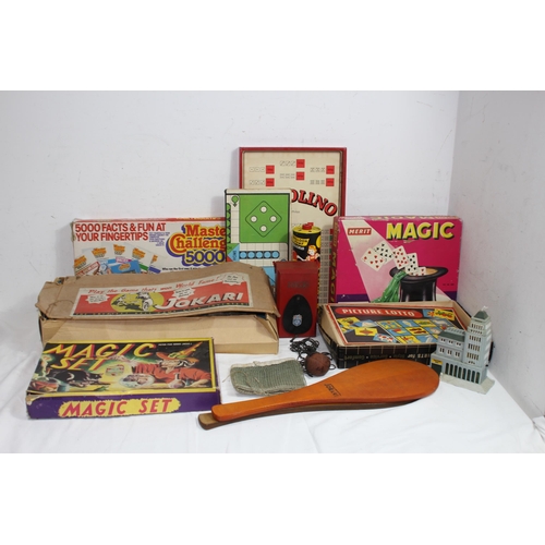 609 - QUANTITY OF VINTAGE TOYS AND GAMES