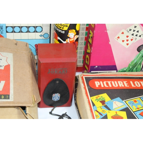 609 - QUANTITY OF VINTAGE TOYS AND GAMES