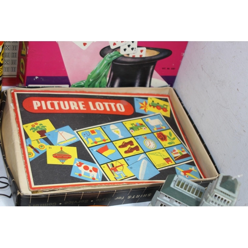 609 - QUANTITY OF VINTAGE TOYS AND GAMES