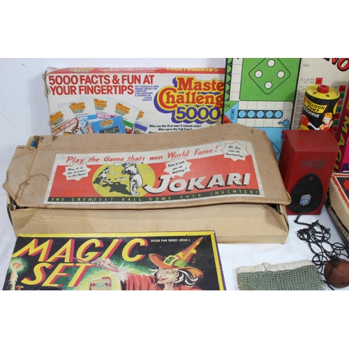 609 - QUANTITY OF VINTAGE TOYS AND GAMES