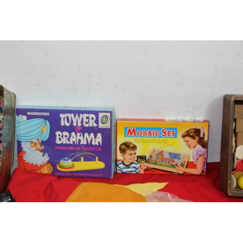 611 - QUANTITY OF VINTAGE GAMES AND TOYS