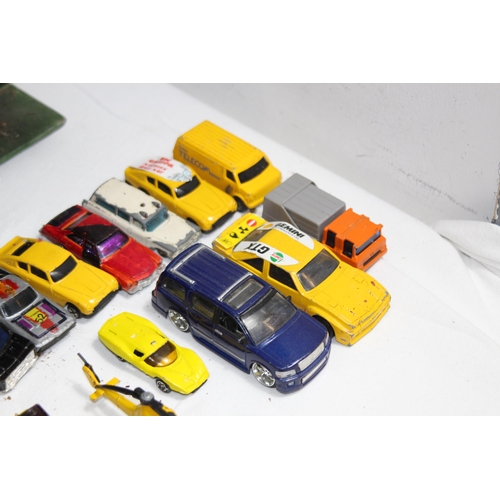 613 - VINTAGE CHILDREN GARAGE AND QUANTITY OF DIE CAST VEHICLES
62 X 50 X 36CM