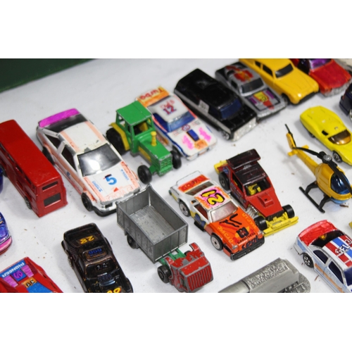 613 - VINTAGE CHILDREN GARAGE AND QUANTITY OF DIE CAST VEHICLES
62 X 50 X 36CM