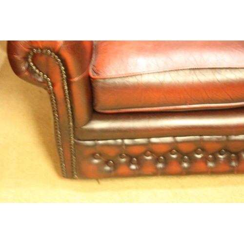 76 - HIGH BACK LEATHER OX BLOOD TWO SEATER CHESTERFIELD SOFA
136 X 90 X 91CM