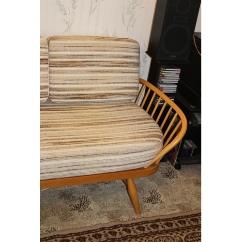 18 - MID CENTURY BLONDE ERCOL DAY BED
210 X 77 X 80CM