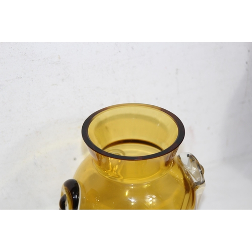 285 - QUANTITY OF POTTERY AND AMBER GLASS VASE 
22CM