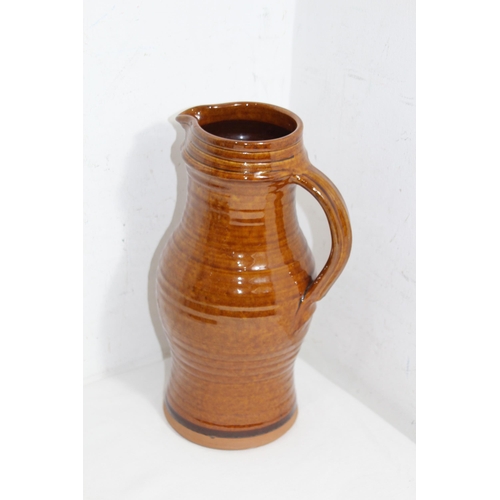 285 - QUANTITY OF POTTERY AND AMBER GLASS VASE 
22CM