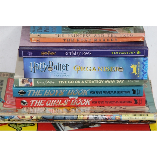 386 - QUANTITY OF CHILDREN'S BOOKS INCLUDING HARRY POTTER