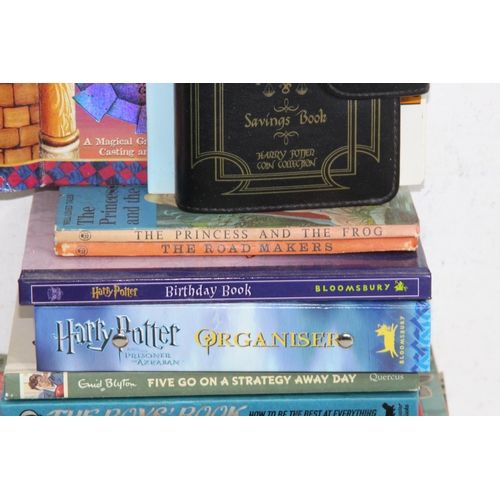 386 - QUANTITY OF CHILDREN'S BOOKS INCLUDING HARRY POTTER