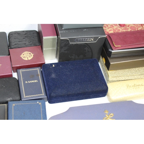 391 - LARGE QUANTITY OF EMPTY JEWELLERY BOXES