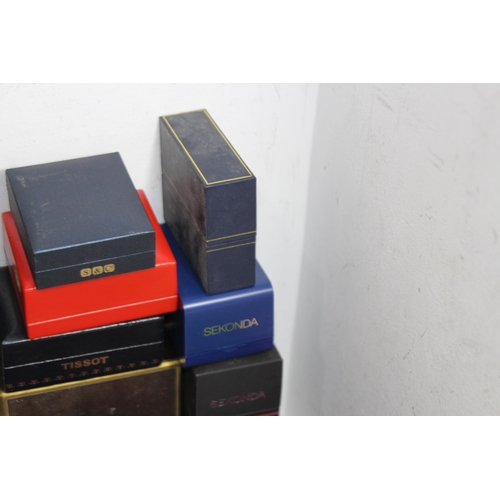 391 - LARGE QUANTITY OF EMPTY JEWELLERY BOXES