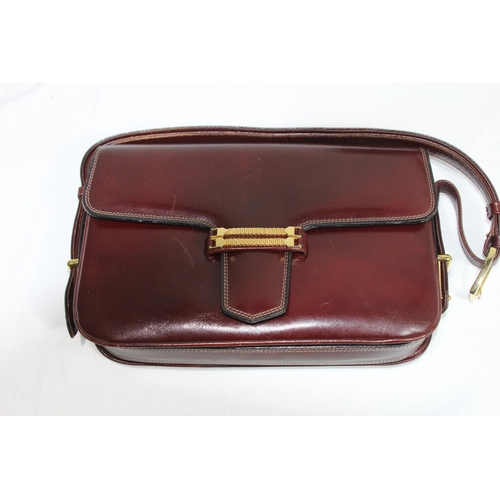 409 - QUANTITY OF VINTAGE LADIES LEATHER HANDBAGS