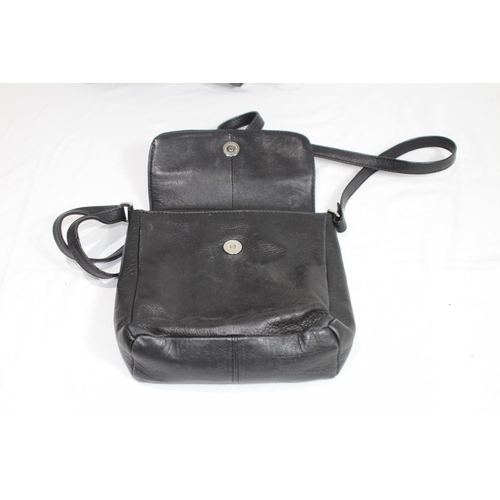 413 - QUANTITY OF VINTAGE LADIES LEATHER HANDBAGS ETC