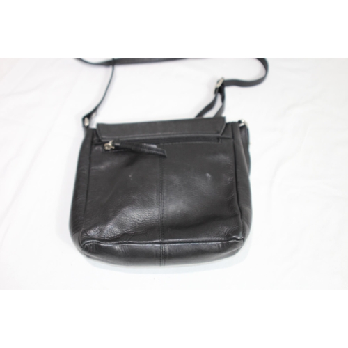 413 - QUANTITY OF VINTAGE LADIES LEATHER HANDBAGS ETC