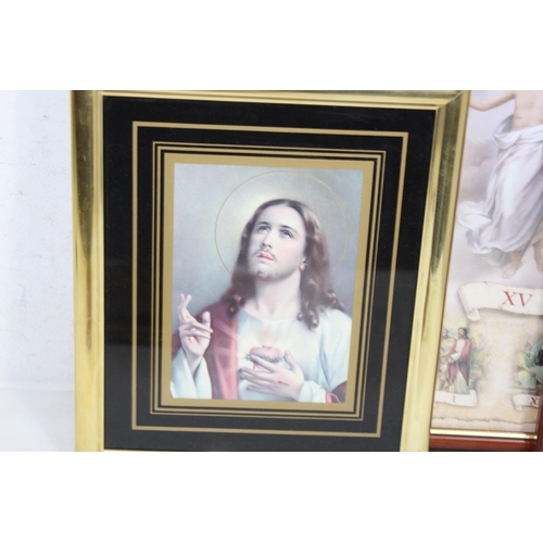 160 - QUANTITY OF RELIGIOUS PICTURES x7
45 X 36CM