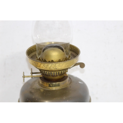 220 - VINTAGE BRASS OIL LAMP
51CM