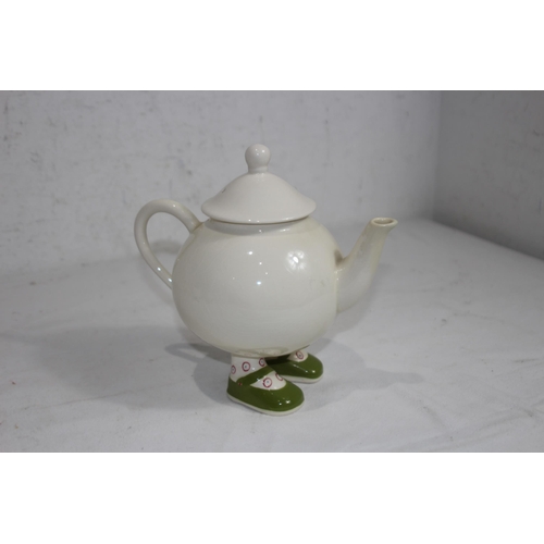 297 - QUANTITY OF CARLTON WARE WALKING ITEMS INCLUDING TEAPOT
21CM