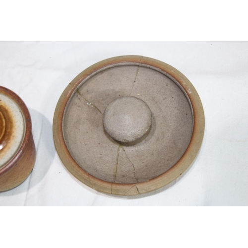 301 - QUANTITY OF CHINA AND POTTERY ITEMS 
38CM