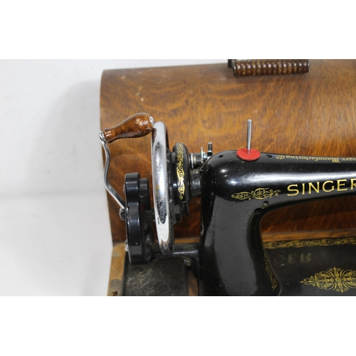 401 - VINTAGE SINGER SEWING MACHINE AND ACCESS