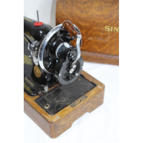 401 - VINTAGE SINGER SEWING MACHINE AND ACCESS