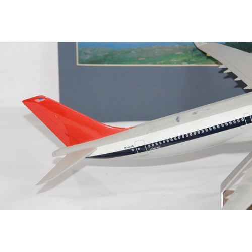 702 - QUANTITY OF MODEL PLANES AND TRIBUTE TO CONCORDE