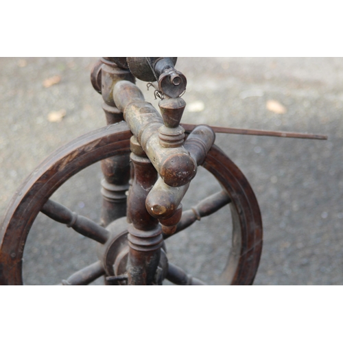 88 - VINTAGE SPINNING WHEEL 
85 X 48CM