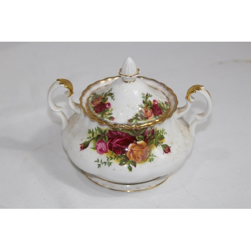 320 - ROYAL ALBERT OLD COUNTRY ROSE TEASET