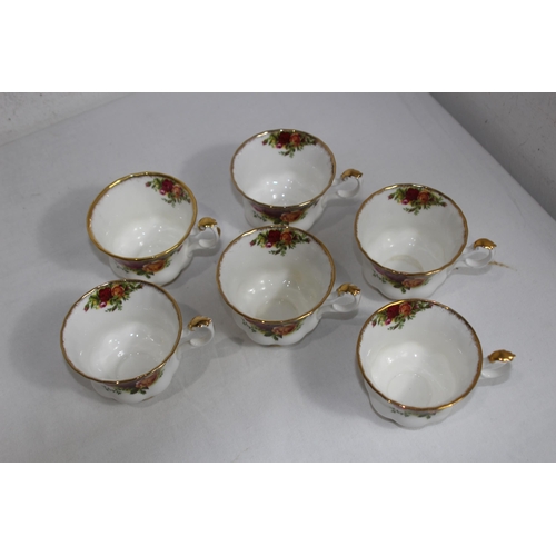 320 - ROYAL ALBERT OLD COUNTRY ROSE TEASET