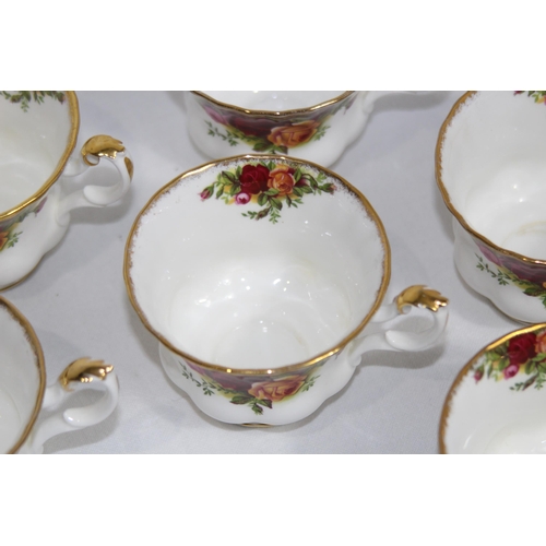 320 - ROYAL ALBERT OLD COUNTRY ROSE TEASET