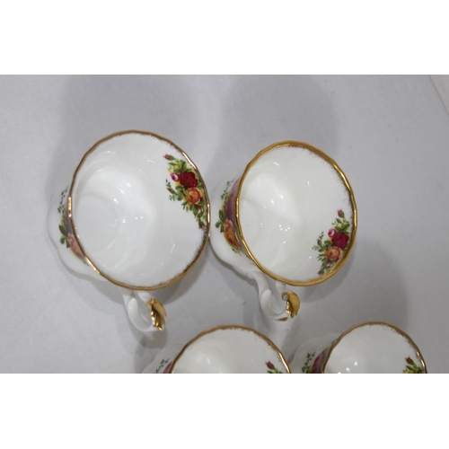 320 - ROYAL ALBERT OLD COUNTRY ROSE TEASET