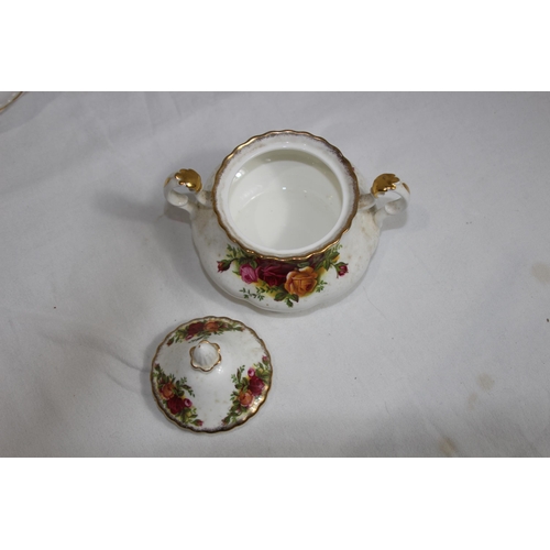 320 - ROYAL ALBERT OLD COUNTRY ROSE TEASET