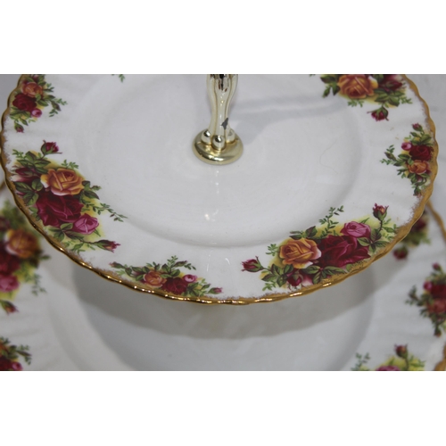 320 - ROYAL ALBERT OLD COUNTRY ROSE TEASET