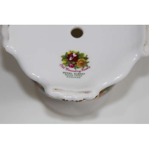 321 - ROYAL ALBERT OLD COUNTRY ROSE DINNER SERVICE