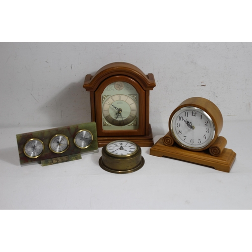 422 - QUANTITY OF CLOCKS AND BAROMETER x4
22 X 12 X 27CM