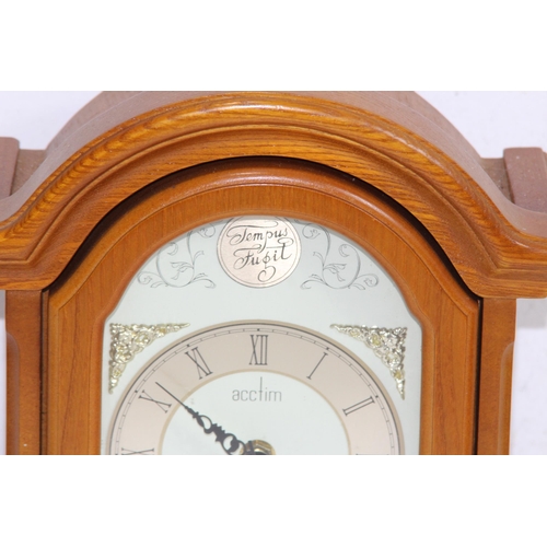 422 - QUANTITY OF CLOCKS AND BAROMETER x4
22 X 12 X 27CM