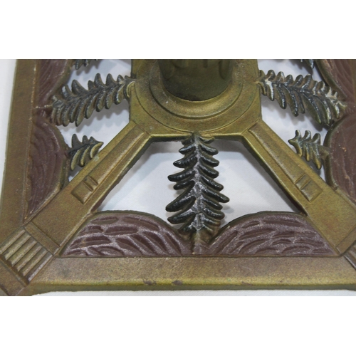 426 - ART DECO CHRISTMAS TREE STAND
24 X 24 X 13CM