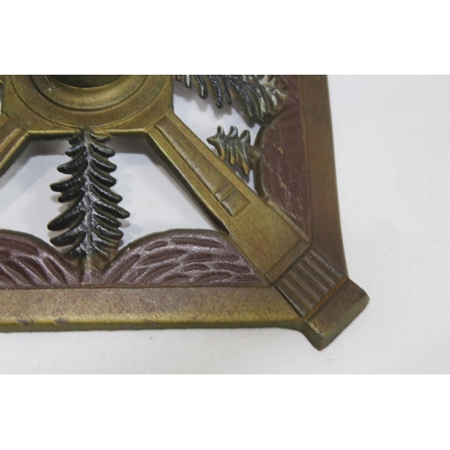 426 - ART DECO CHRISTMAS TREE STAND
24 X 24 X 13CM