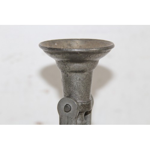 1035 - PEWTER PIVOTING CANDLE STICK
21 X 15CM