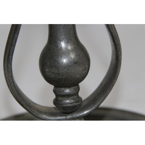 1035 - PEWTER PIVOTING CANDLE STICK
21 X 15CM