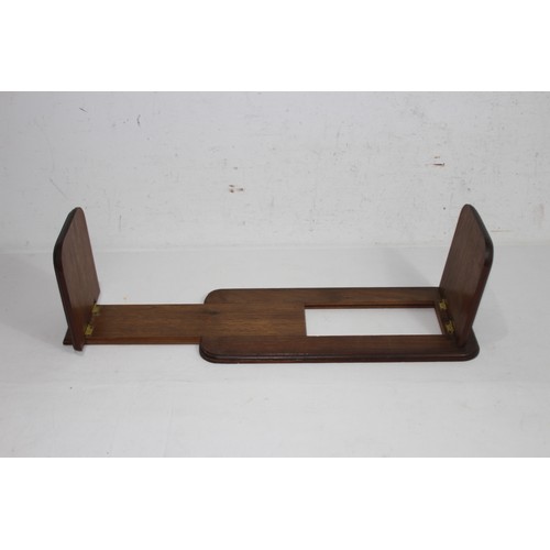 428 - ADJUSTABLE BOOK REST
37 X 17CM