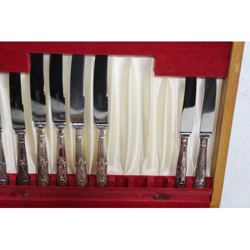 433 - QUANTITY OF CASED CUTLERY ETC