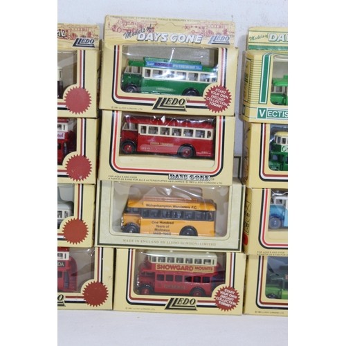 727 - 30 BOXED DIE CAST BUSES