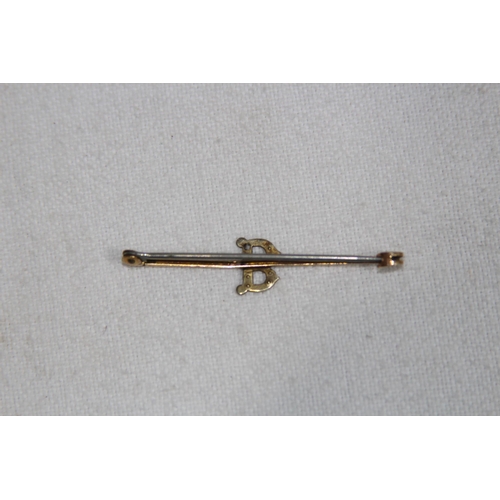 1192 - 9CT GOLD PIN WITH STEEL PIN - 1.28G