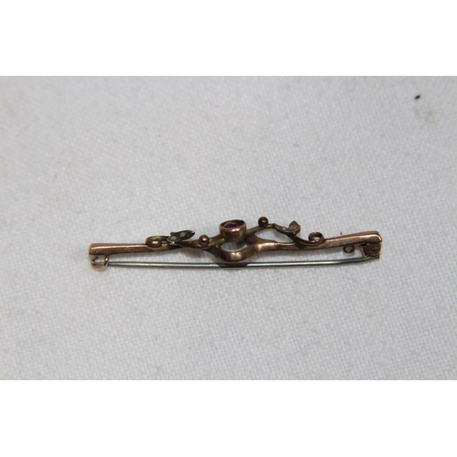 1193 - 9CT ANTIQUE GOLD PIN WITH STEEL PIN - 1.80G